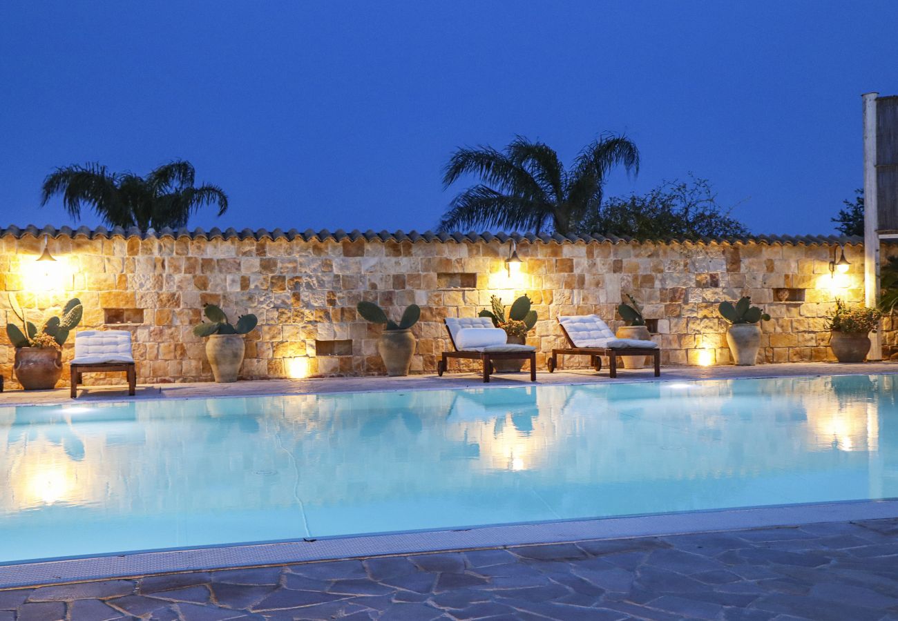 Villa in Ispica - VILLA ERIKA con piscina privata