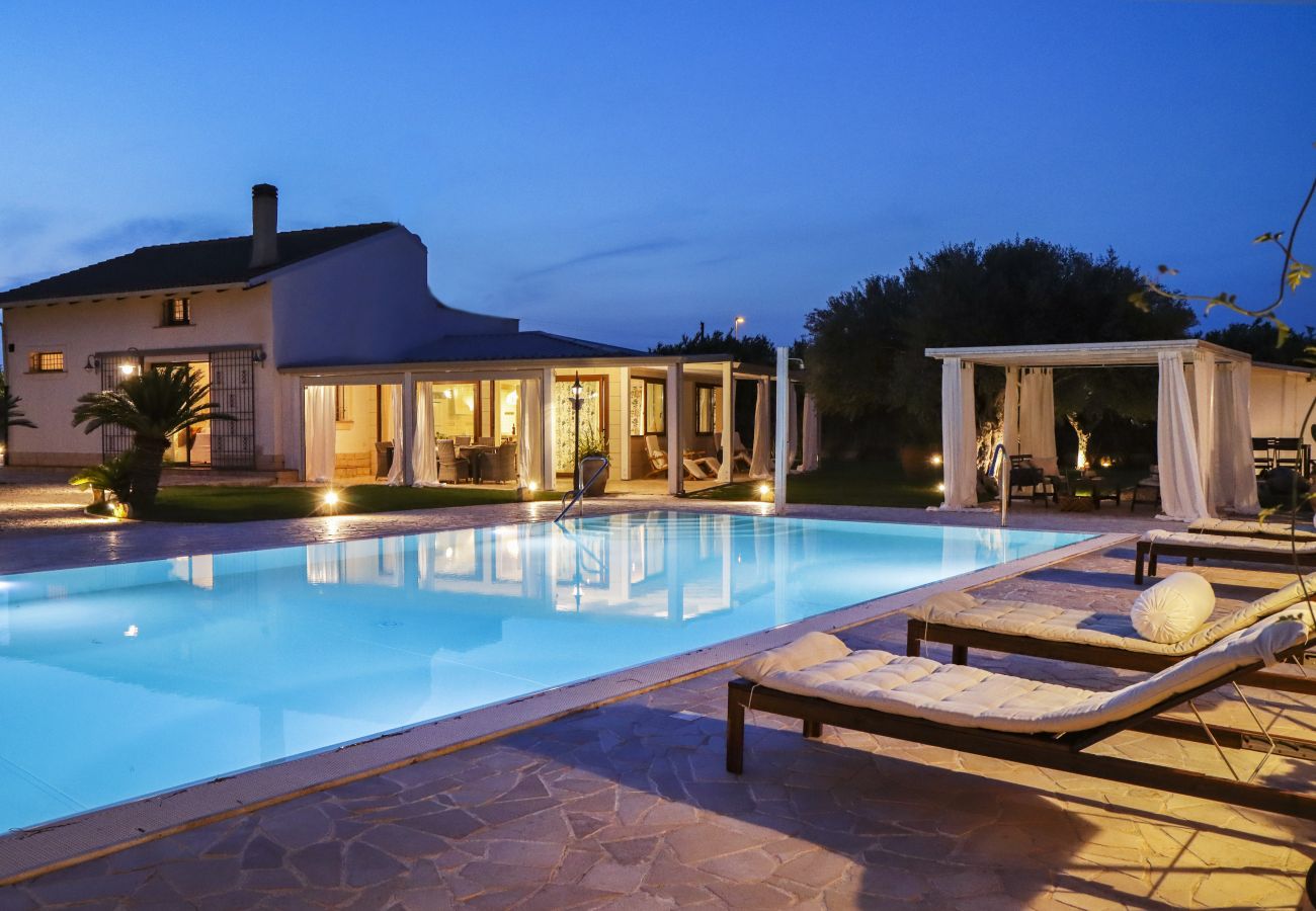 Villa in Ispica - VILLA ERIKA con piscina privata