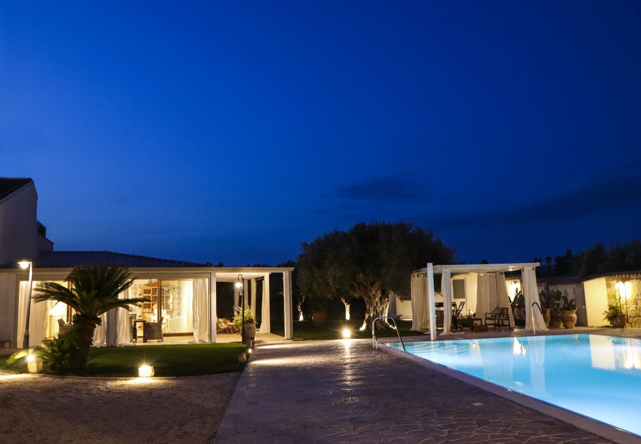 Villa in Ispica - VILLA ERIKA con piscina privata