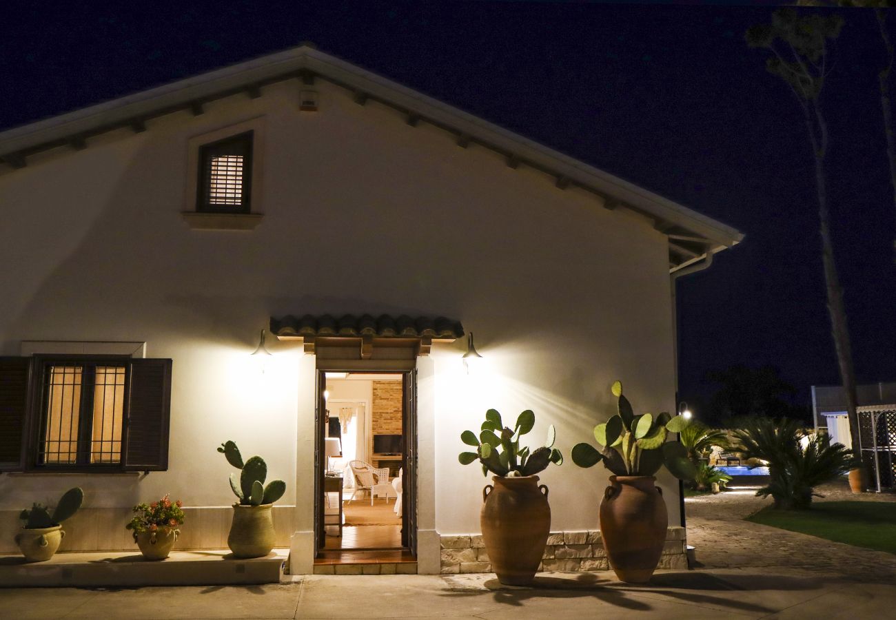 Villa in Ispica - VILLA ERIKA con piscina privata