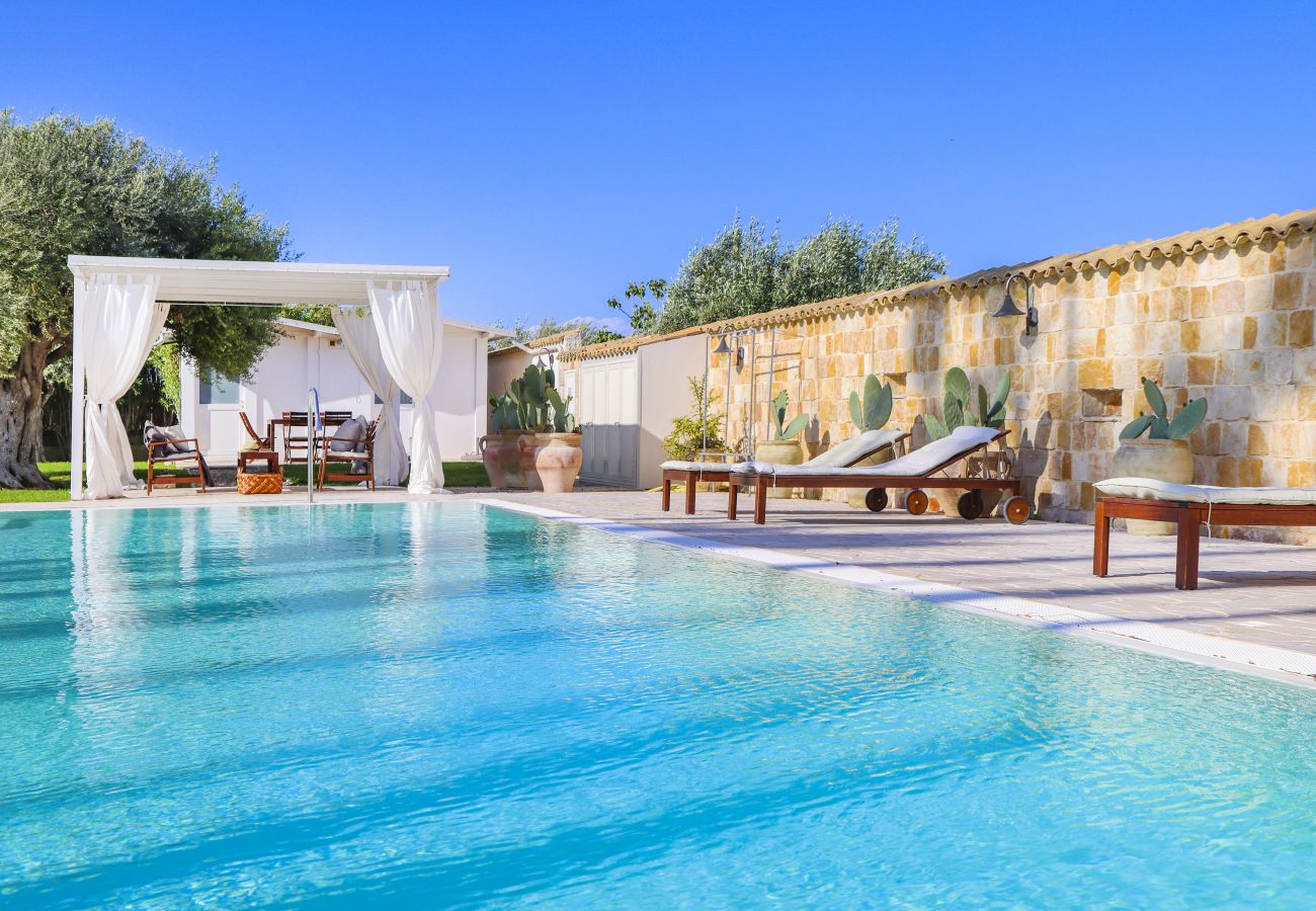 Villa in Ispica - VILLA ERIKA con piscina privata