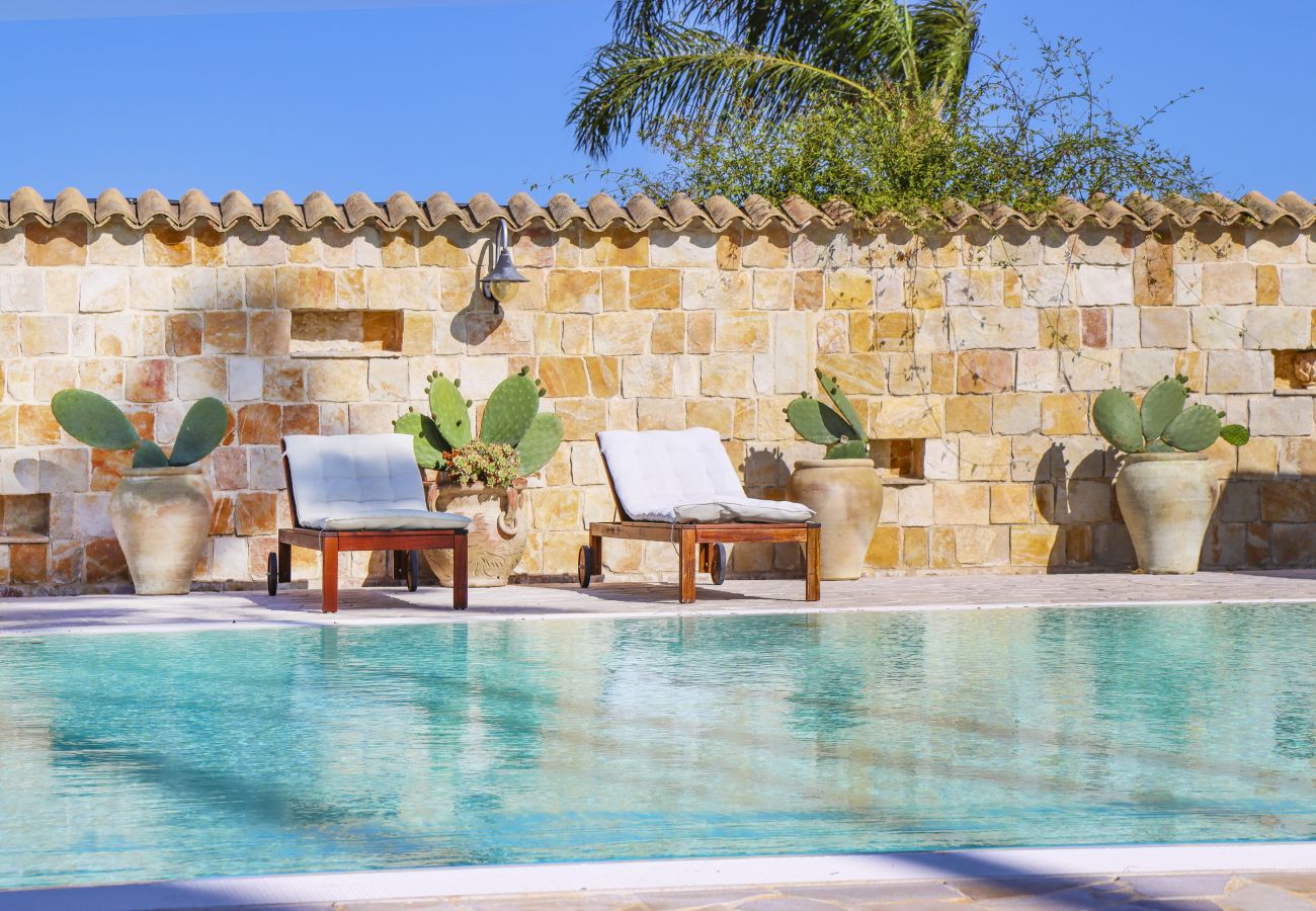 Villa in Ispica - VILLA ERIKA con piscina privata