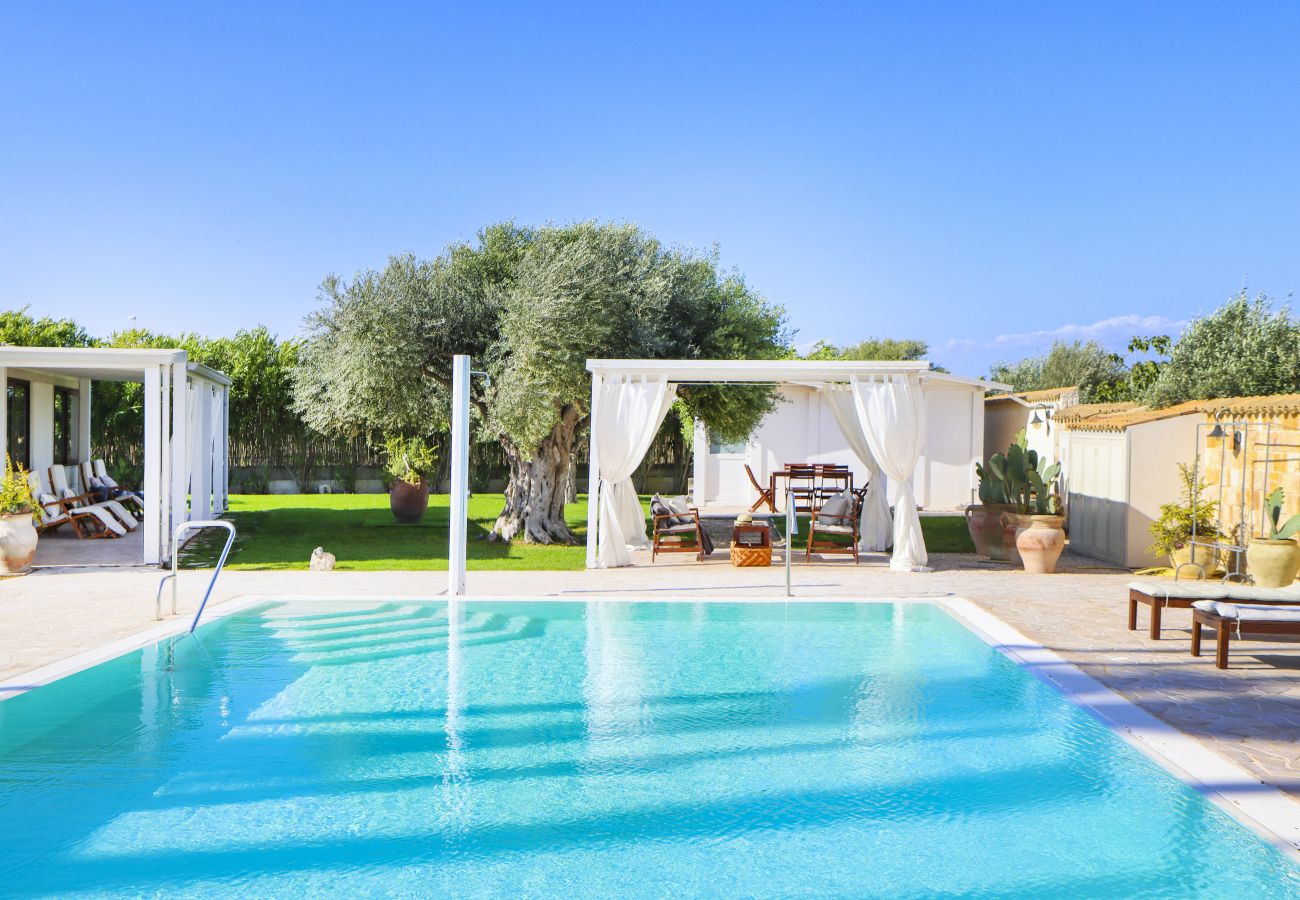 Villa in Ispica - VILLA ERIKA con piscina privata