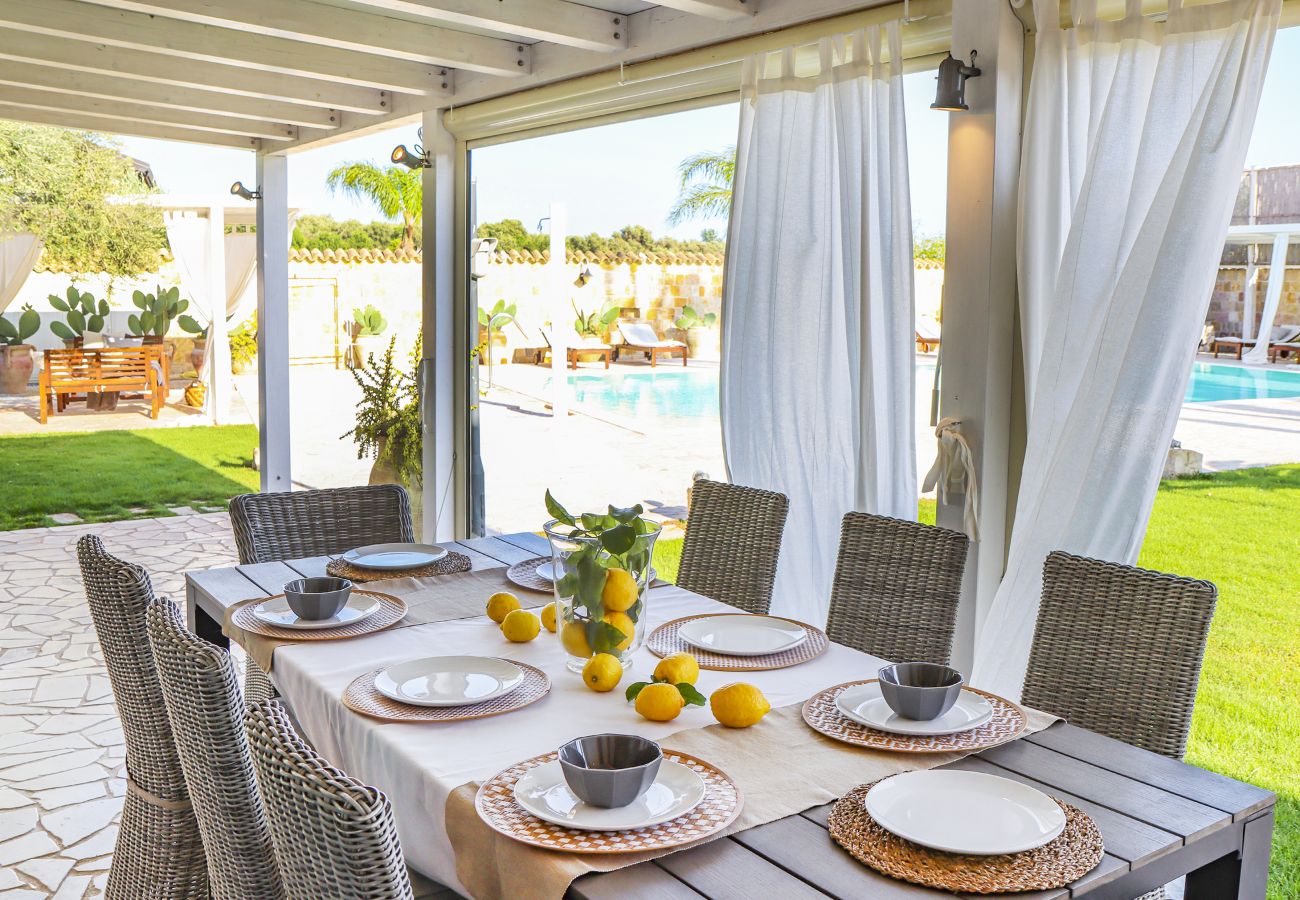 Villa in Ispica - VILLA ERIKA con piscina privata