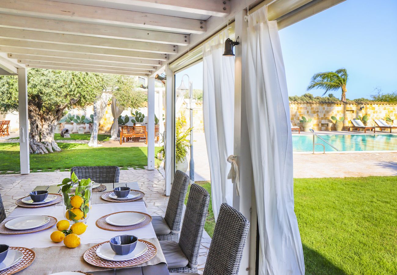 Villa in Ispica - VILLA ERIKA con piscina privata