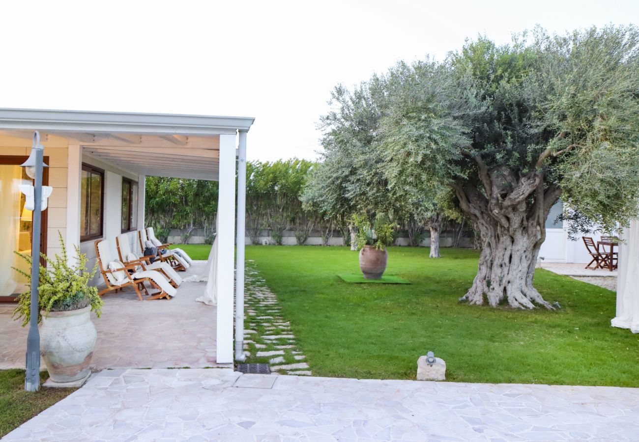 Villa in Ispica - VILLA ERIKA con piscina privata