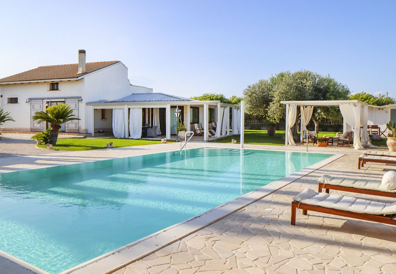 Villa in Ispica - VILLA ERIKA con piscina privata
