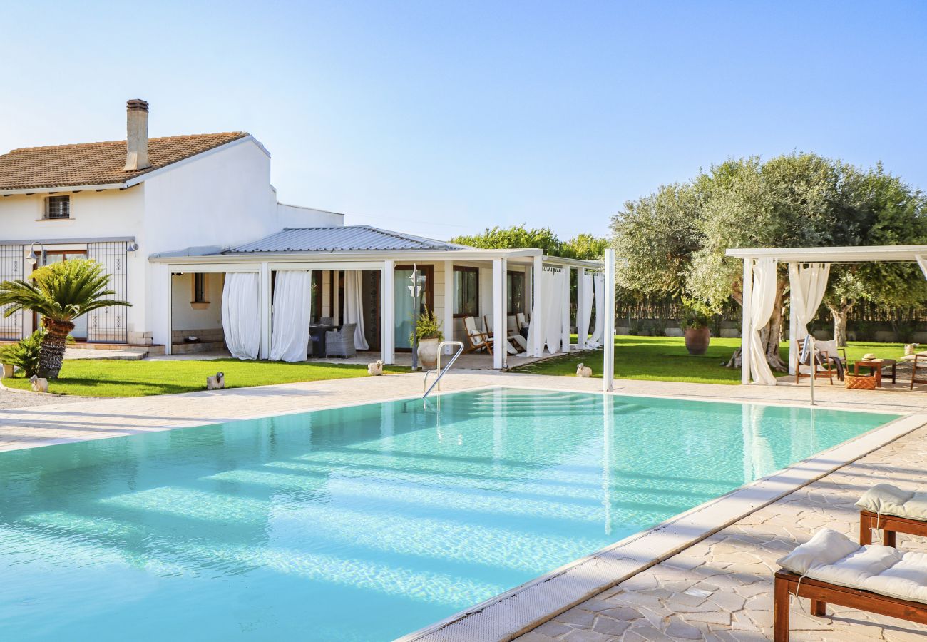 Villa in Ispica - VILLA ERIKA con piscina privata