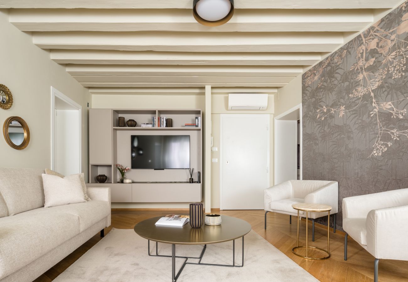 Apartment in Venice - San Giovanni e Paolo Canal View Apartment R&R